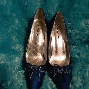 Delicious Cobalt pumps